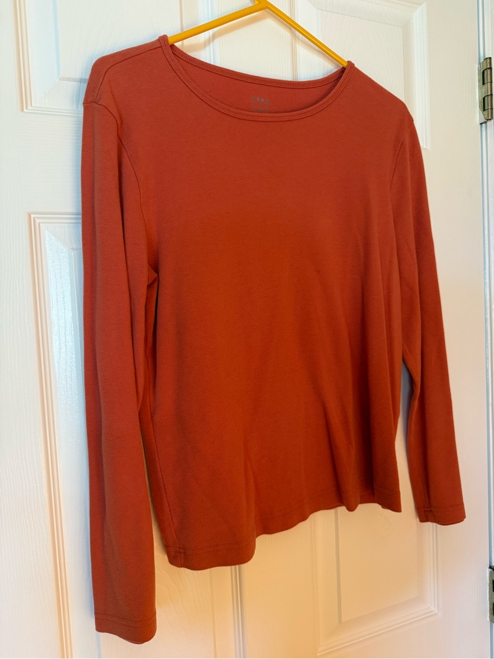 Women’s medium cg long sleeve crew neck shirt